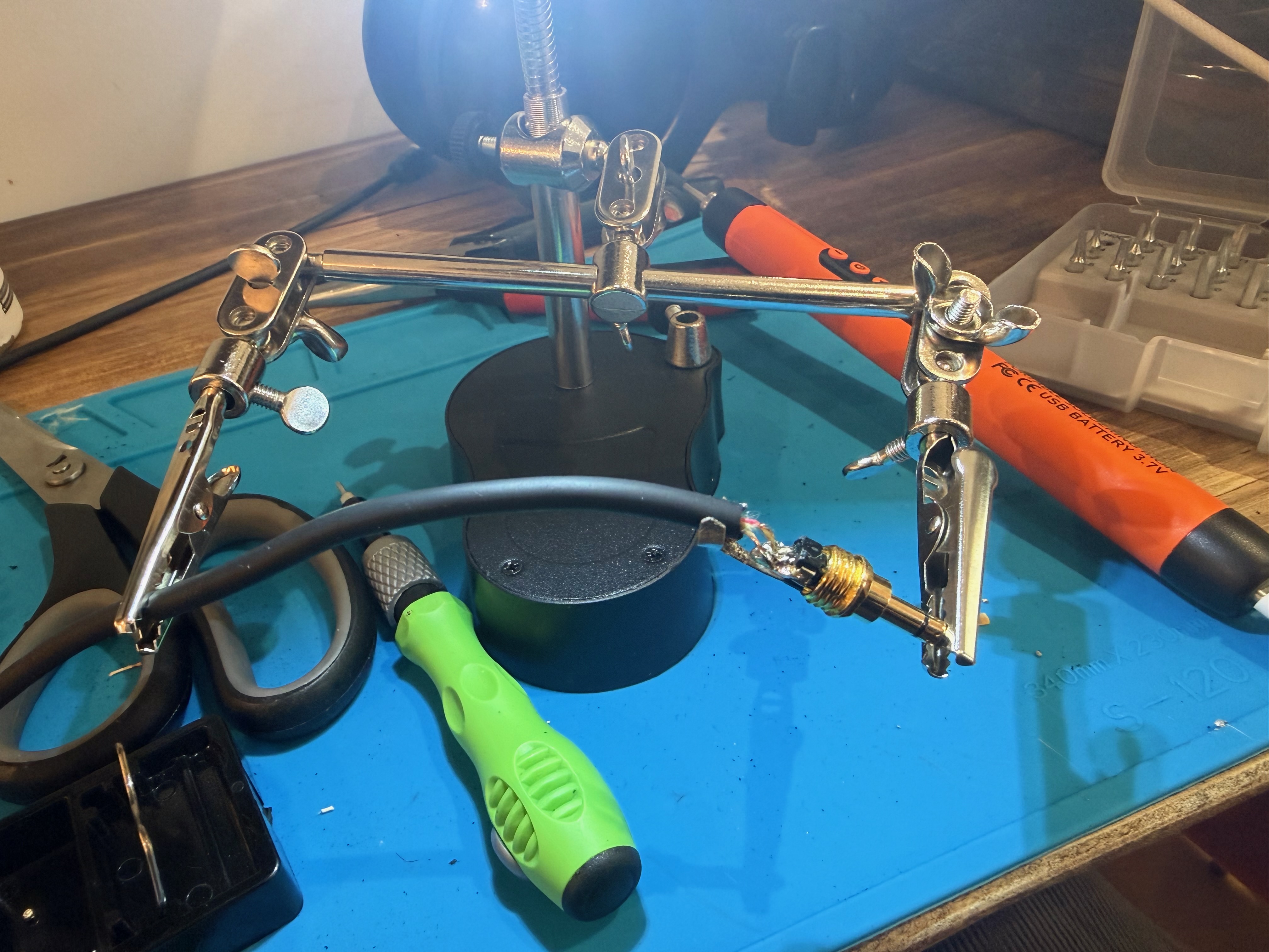 Soldering 3.5mm connector